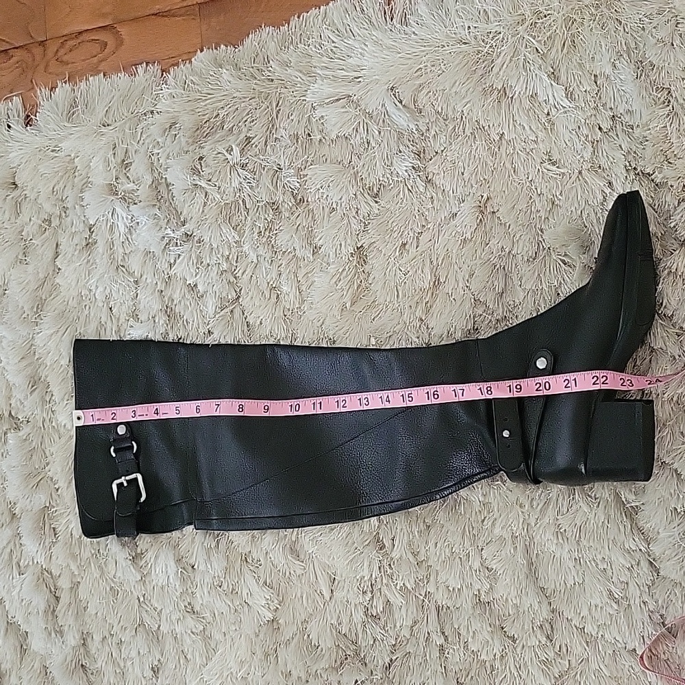 Boots - Picture 2 of 13